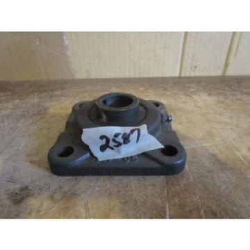 MC GILL F4-05 Flanged Bearing 15/16&#039;&#039; SHAFT HOLE